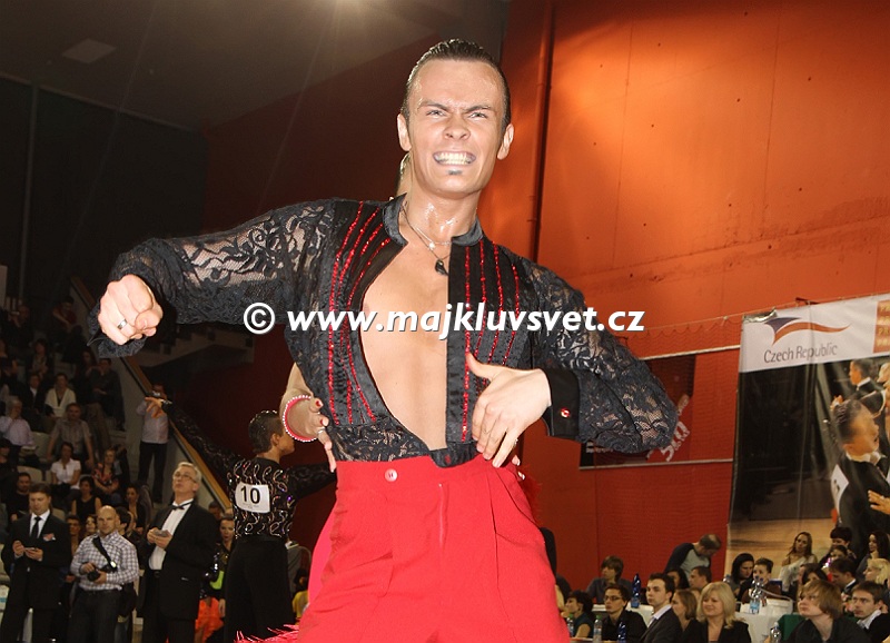 mcrlat2011_adult_0628-123